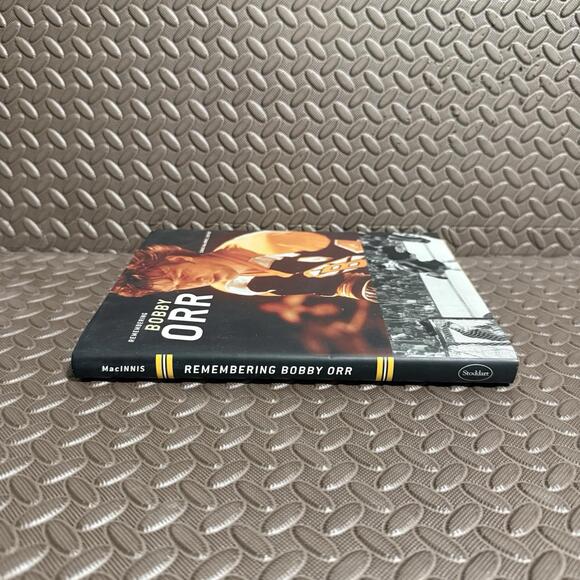 Canadian Gold 2002 Making Hockey History Book Collectible - Picture 3 of 5